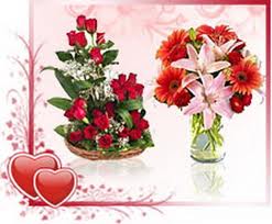 sevgiline ve annene cicek